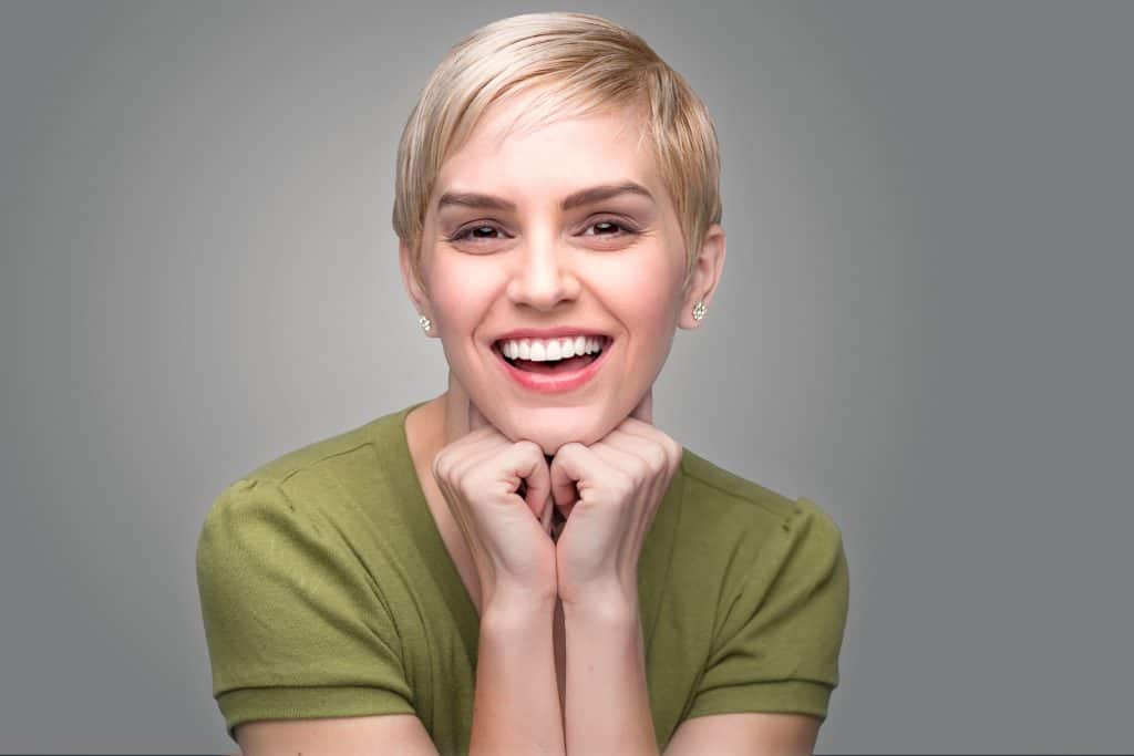 What Does Tartar Look Like On Your Teeth? 3 person with strong teeth